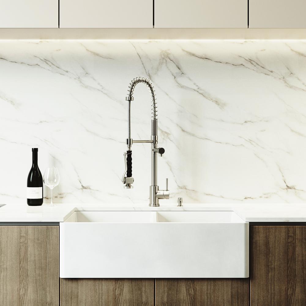 matte-white-vigo-farmhouse-kitchen-sinks-vgra3318blflk1-1d_1000