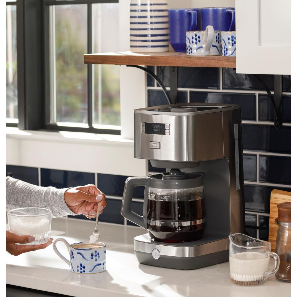 stainless-steel-ge-drip-coffee-makers-g7cdaasspss-31_1000